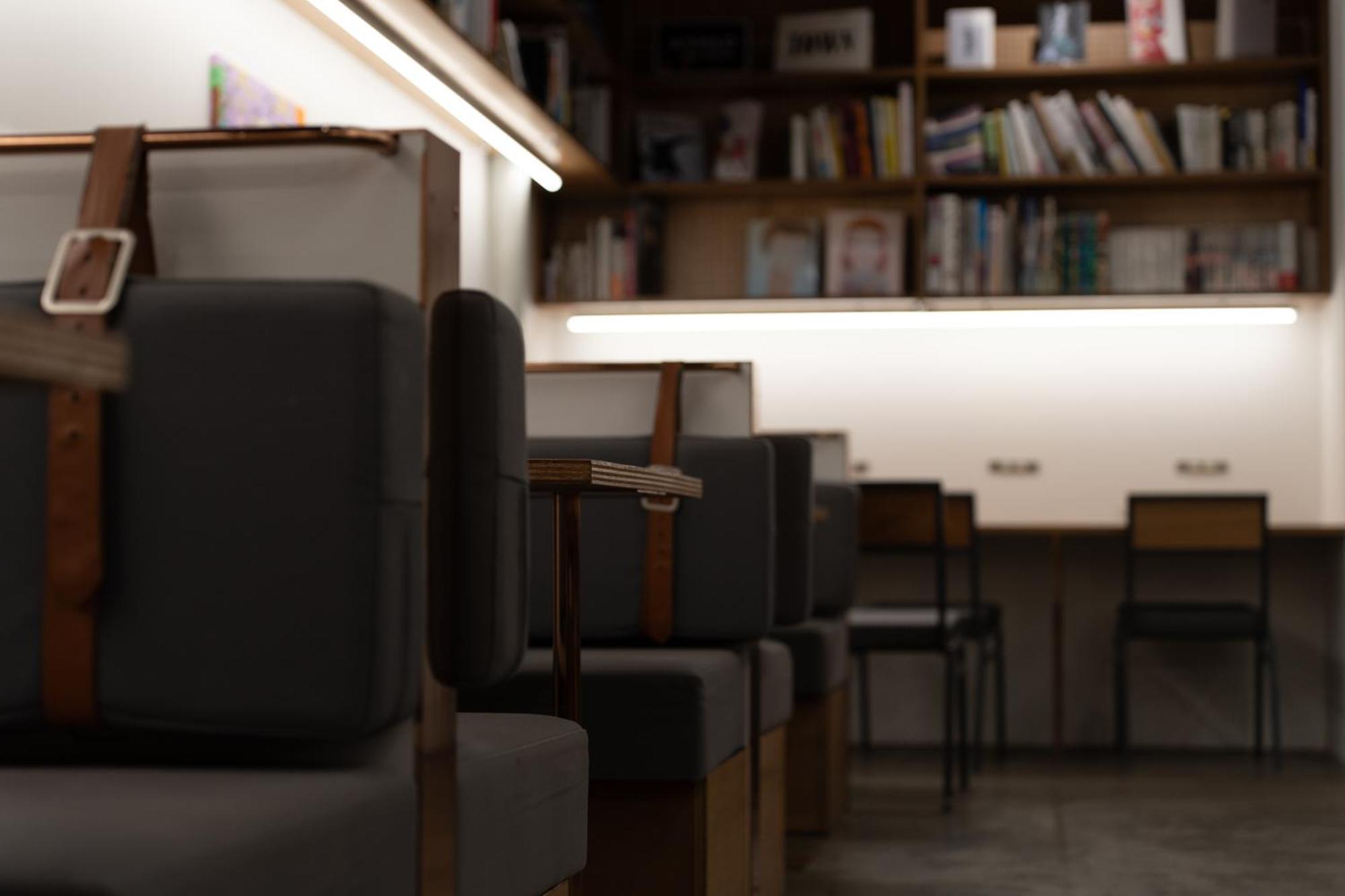 Helio Hostel Sapporo Bagian luar foto