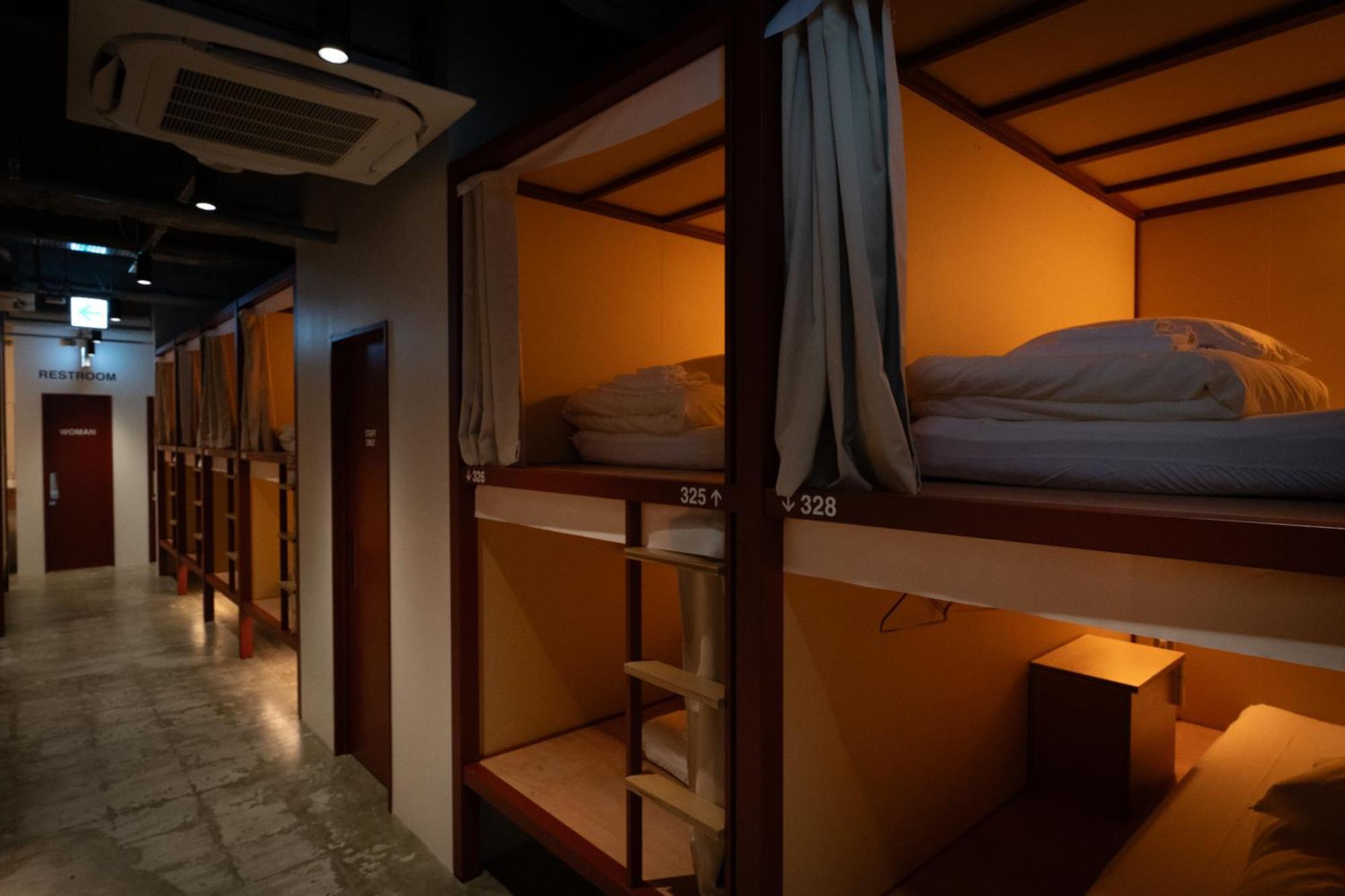 Helio Hostel Sapporo Bagian luar foto