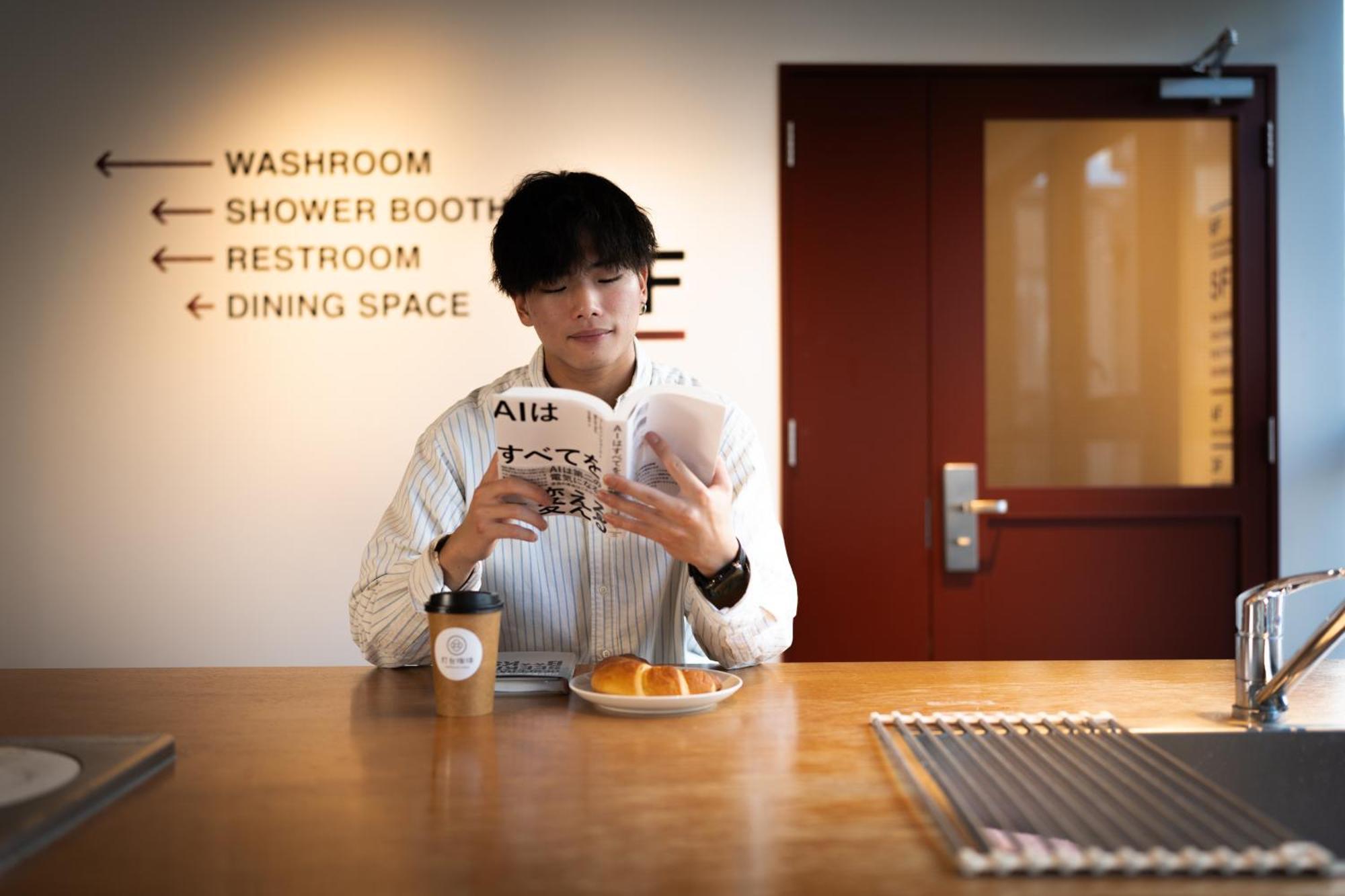 Helio Hostel Sapporo Bagian luar foto