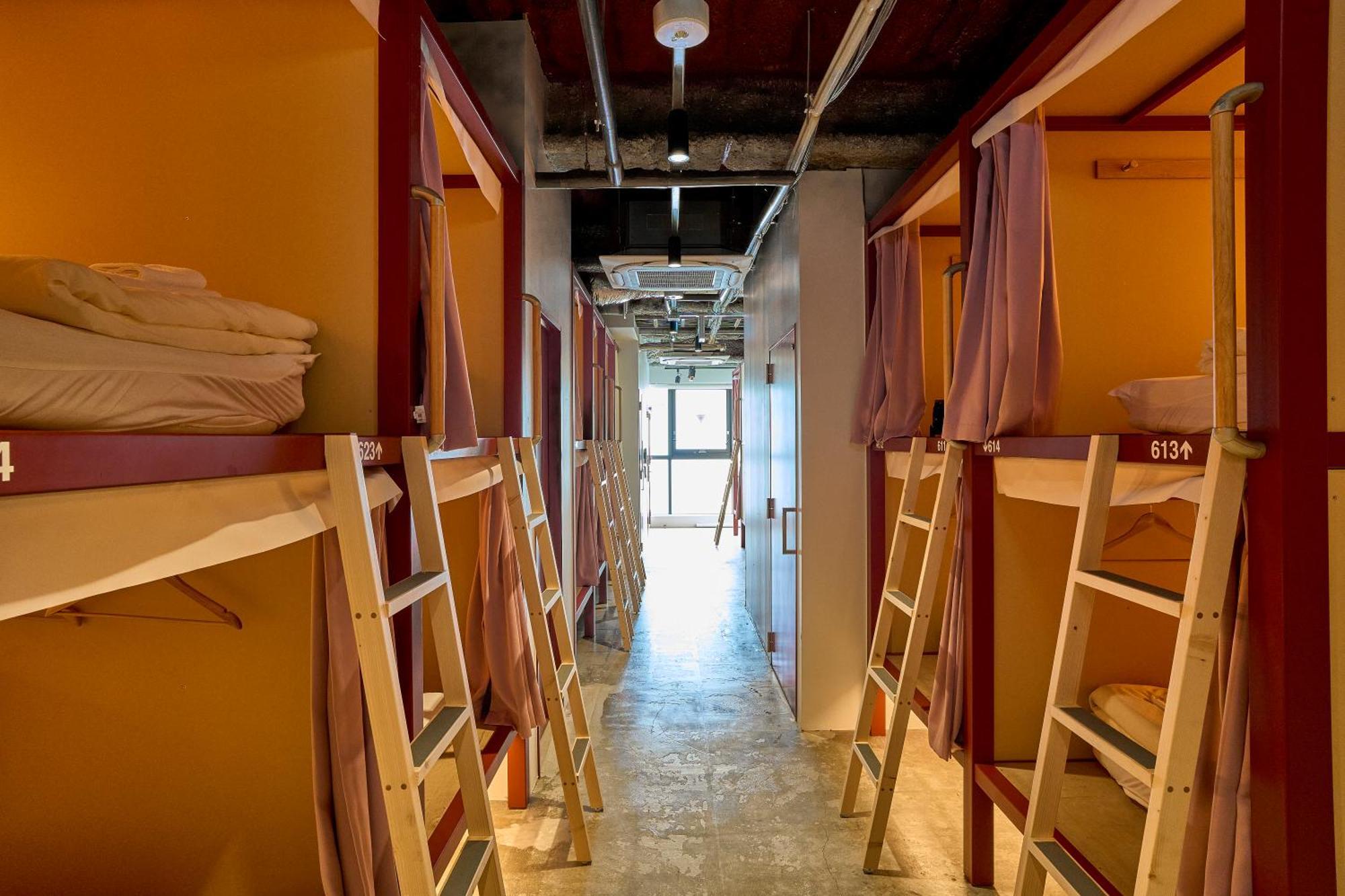 Helio Hostel Sapporo Bagian luar foto