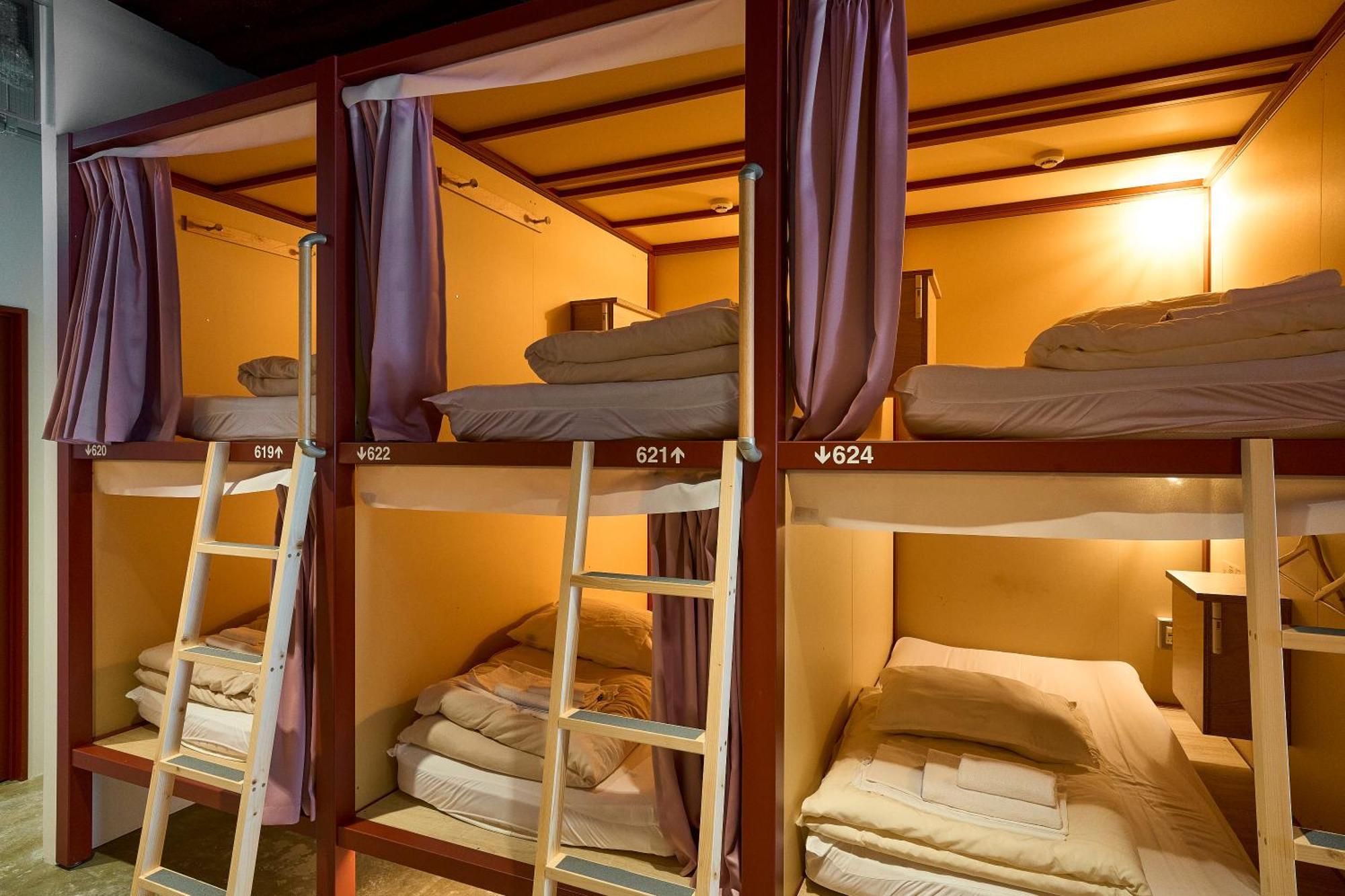 Helio Hostel Sapporo Bagian luar foto